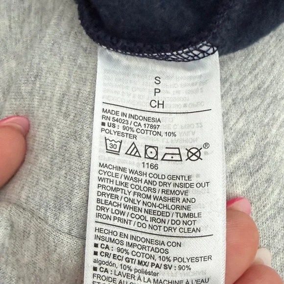 Old Navy Sweatshirt - Picture 6 of 7